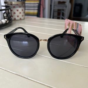 NWat simply southern glasses